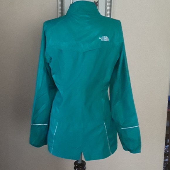 The North Face Jacket (women's) - Picture 2 of 8